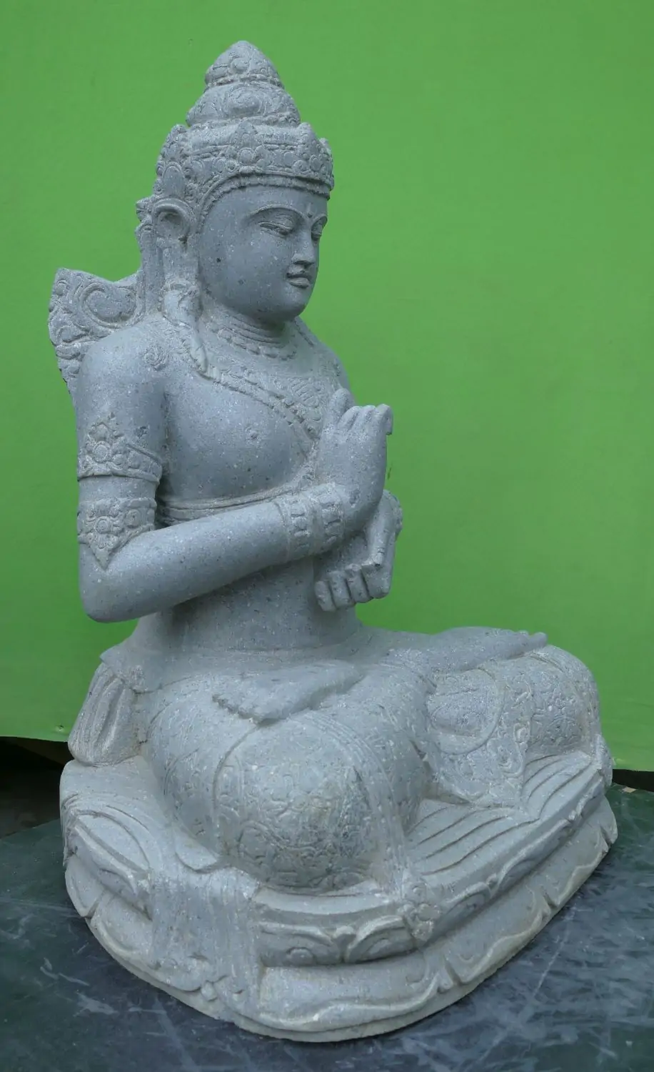  Product image 5 of the product “Seated Dewi Sri made of Riverstone in Dharmachakra gesture of wheel of the teaching of the Dharma, H. 80cm. ”